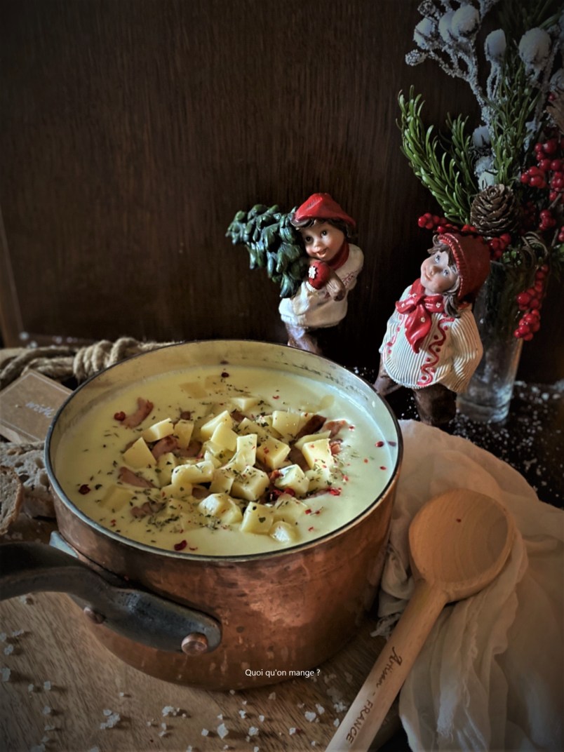 Soupe de pommes de terre au bon goût de tartiflette