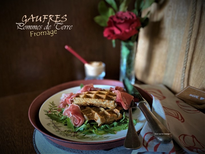 Gaufres de pommes de terre au fromage – sauce au pesto&nbsp;rouge