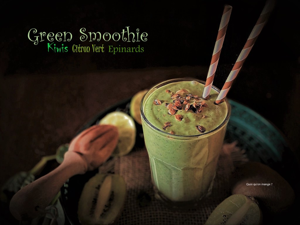 Green Smoothie aux kiwis – citron vert et pousses d’épinard