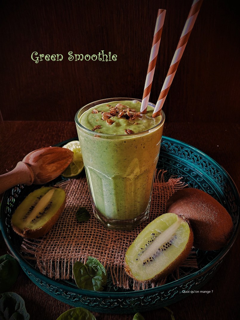 Green Smoothie kiwis, citron vert et pousses d'épinard