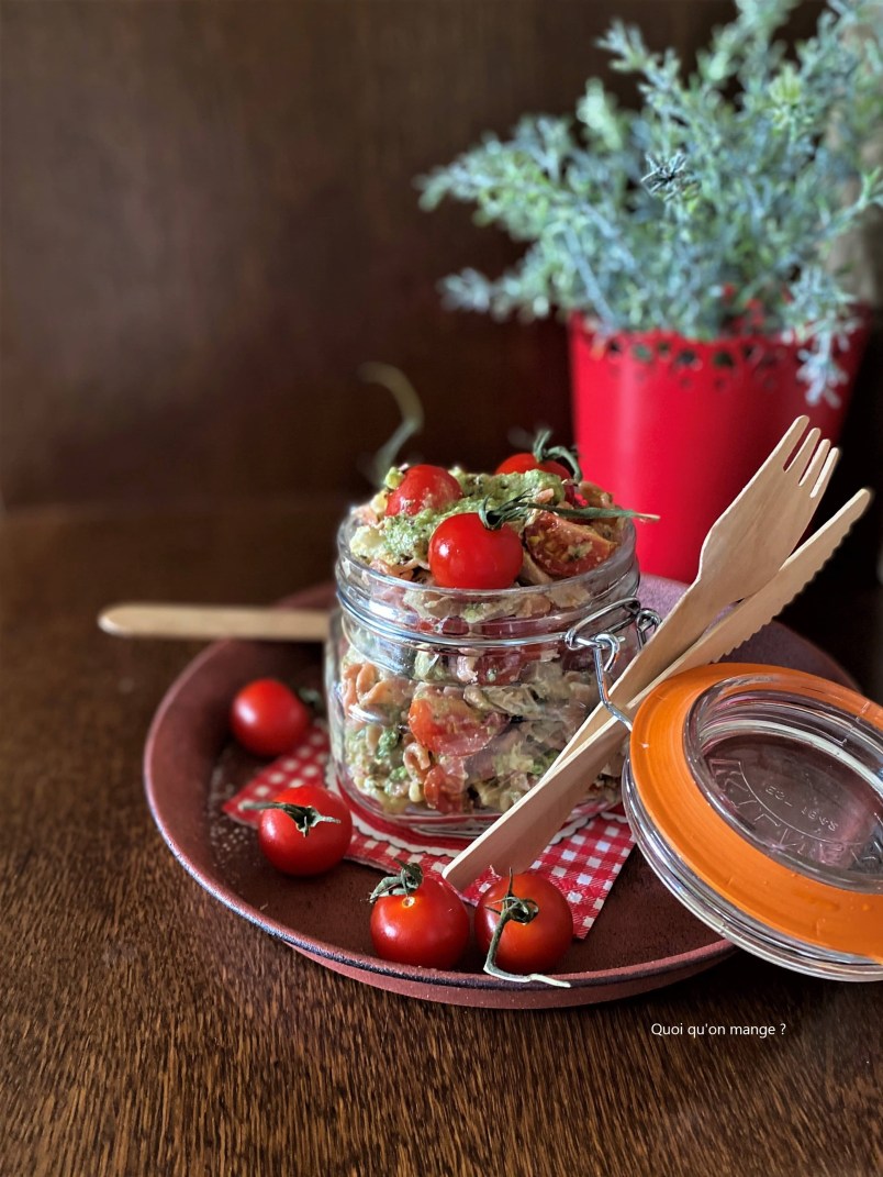 Jar Salad aux pâtes feta tomates thon et basilic