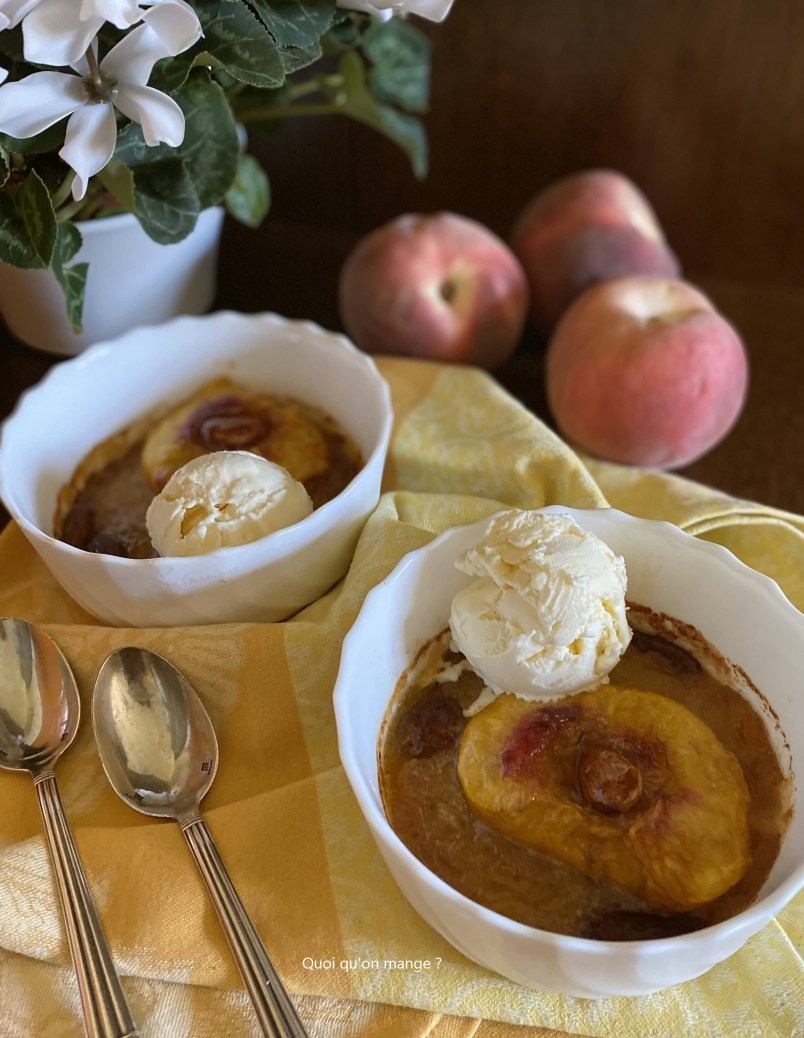 Pêches cœur amande sur gelée de cidre