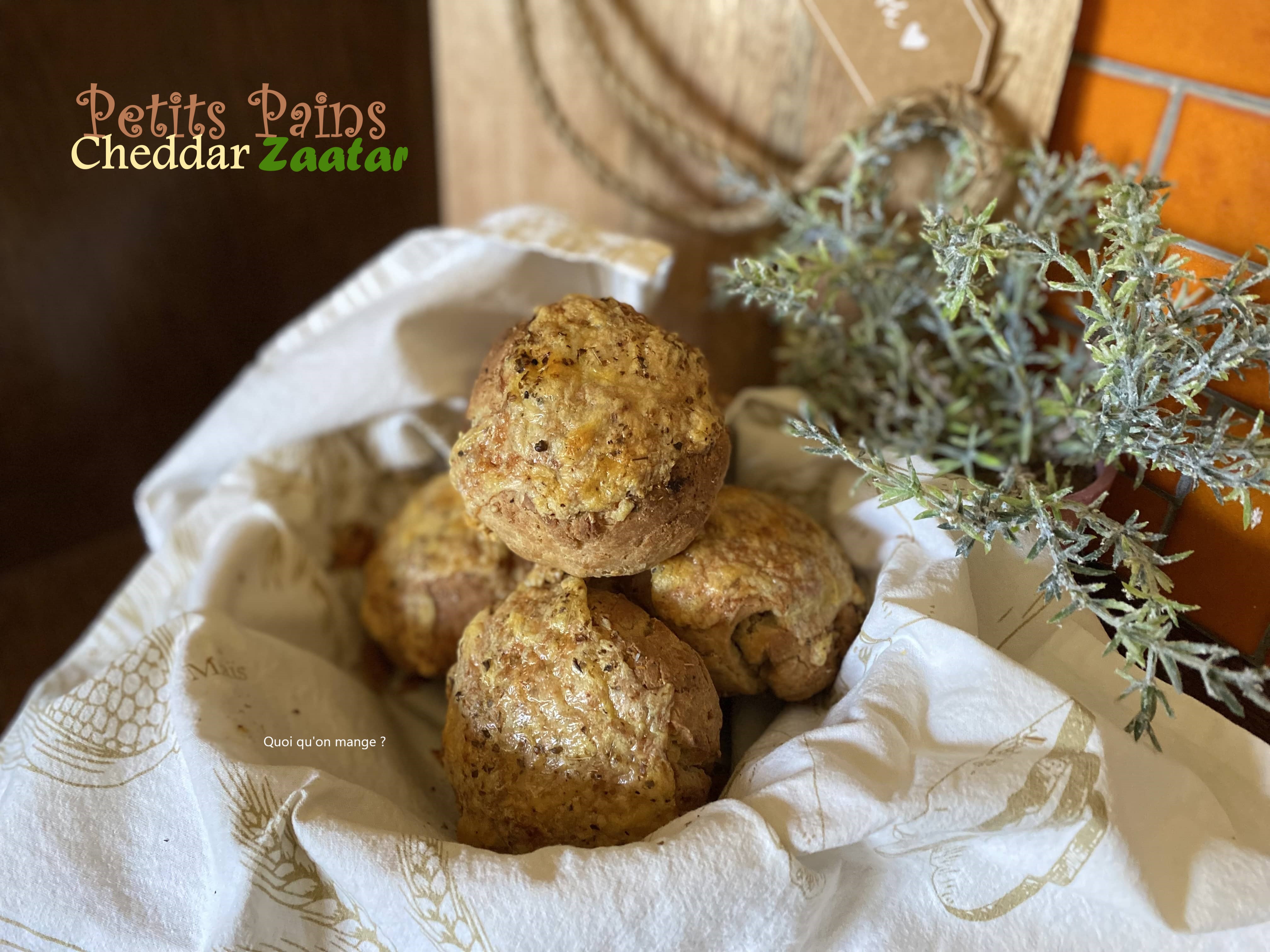 Petits Pains au cheddar et au zaatar – recette de Sabrina&nbsp;Ghayour