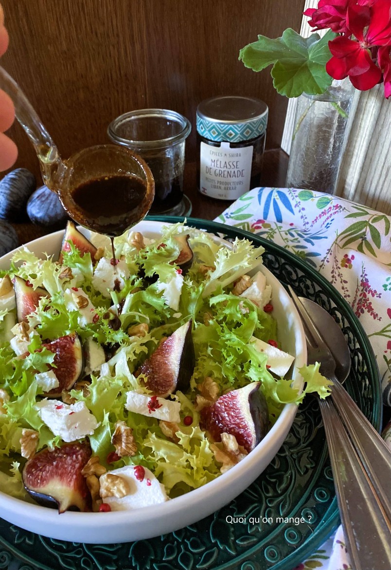 Salade de Chicorée Frisée, Figue, Fromage de Chèvre et Noix