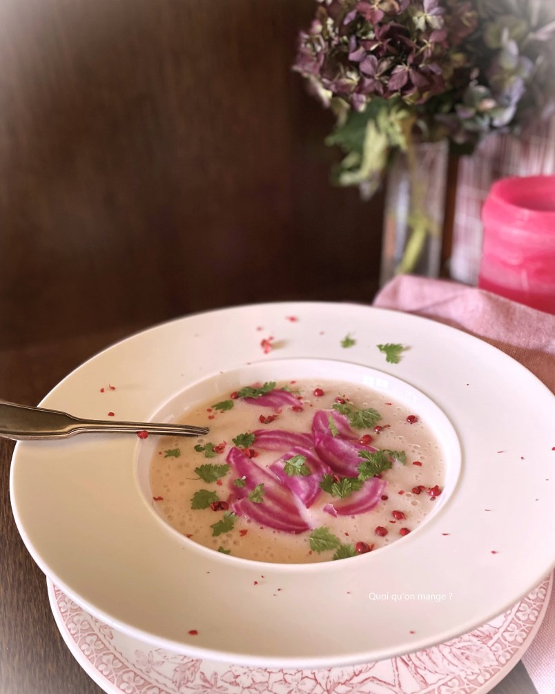 Soupe de pommes de terre à la betterave