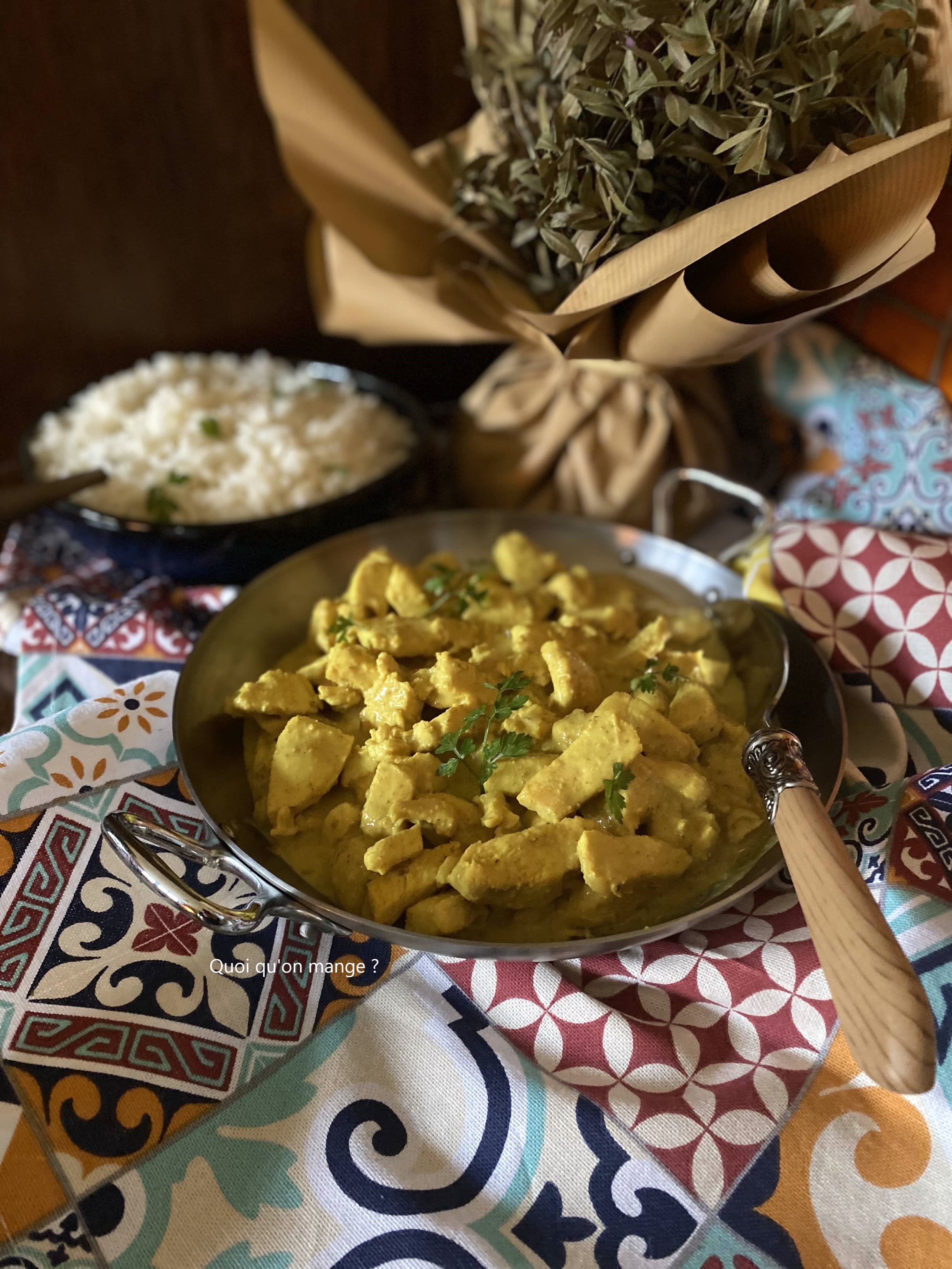 Curry jaune de poulet et lait de coco