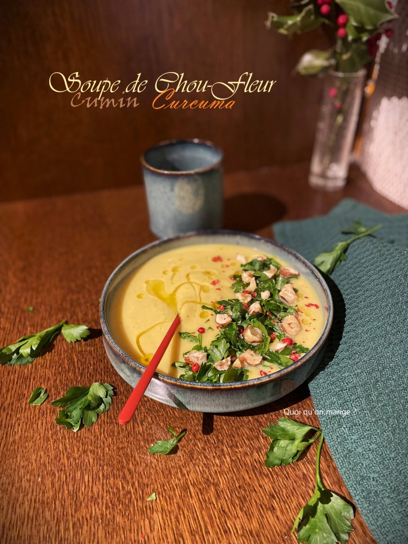 Soupe de chou-fleur crémeuse au cumin et curcuma