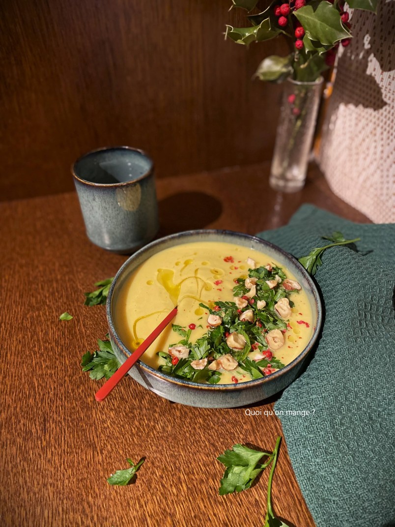Soupe de chou-fleur crémeuse au cumin et curcuma