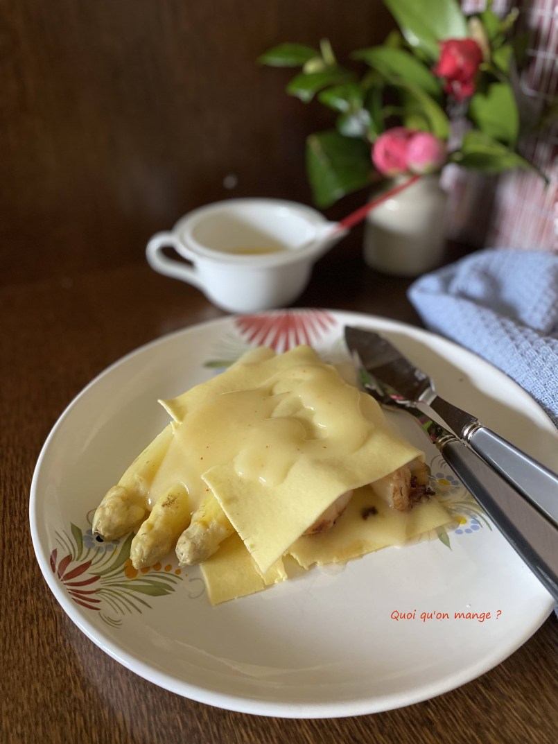 Raviole ouverte aux Asperges Blanches et Noix de St Jacques, Sauce au Citron