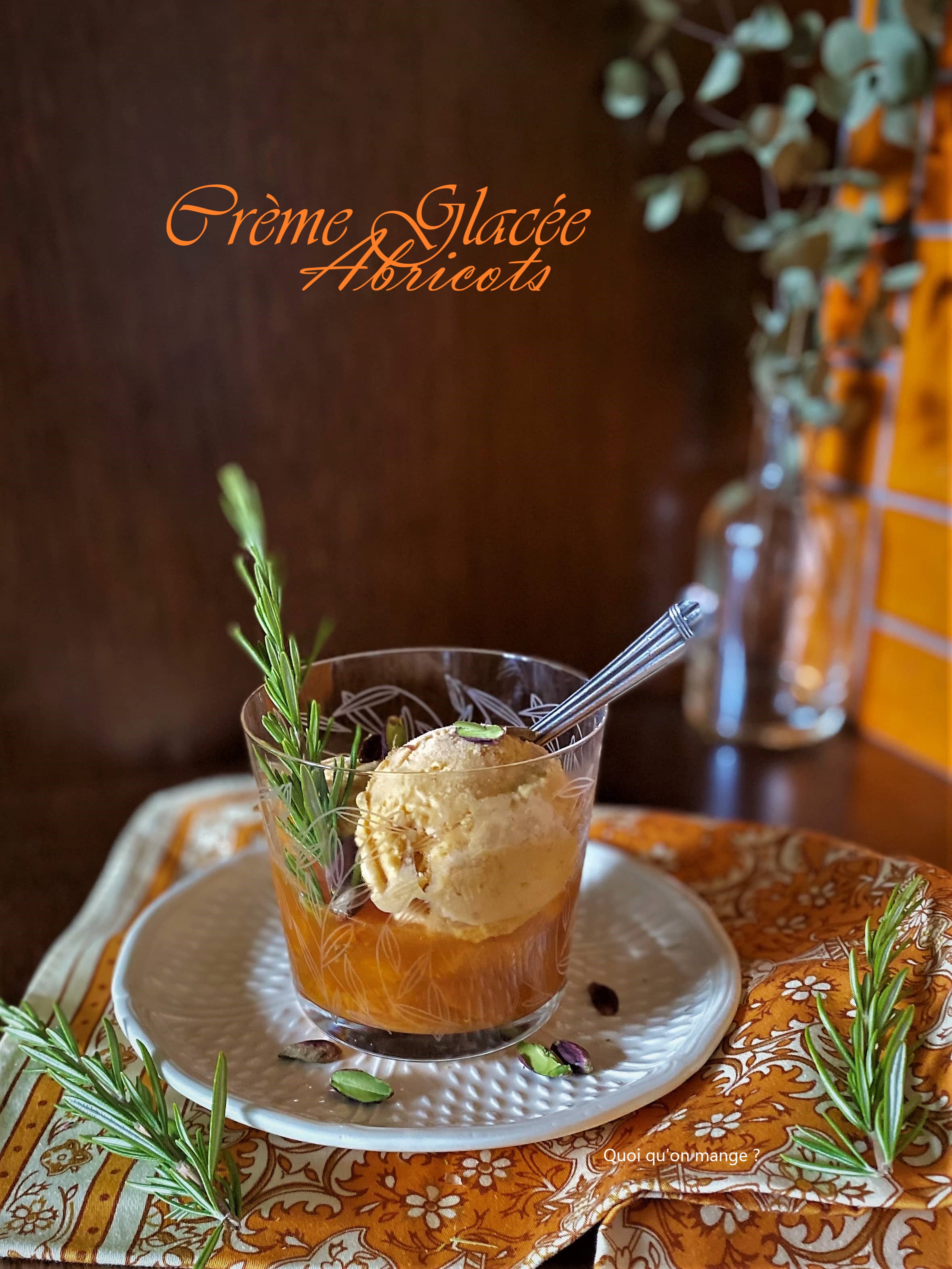 Crème glacée abricots & romarin