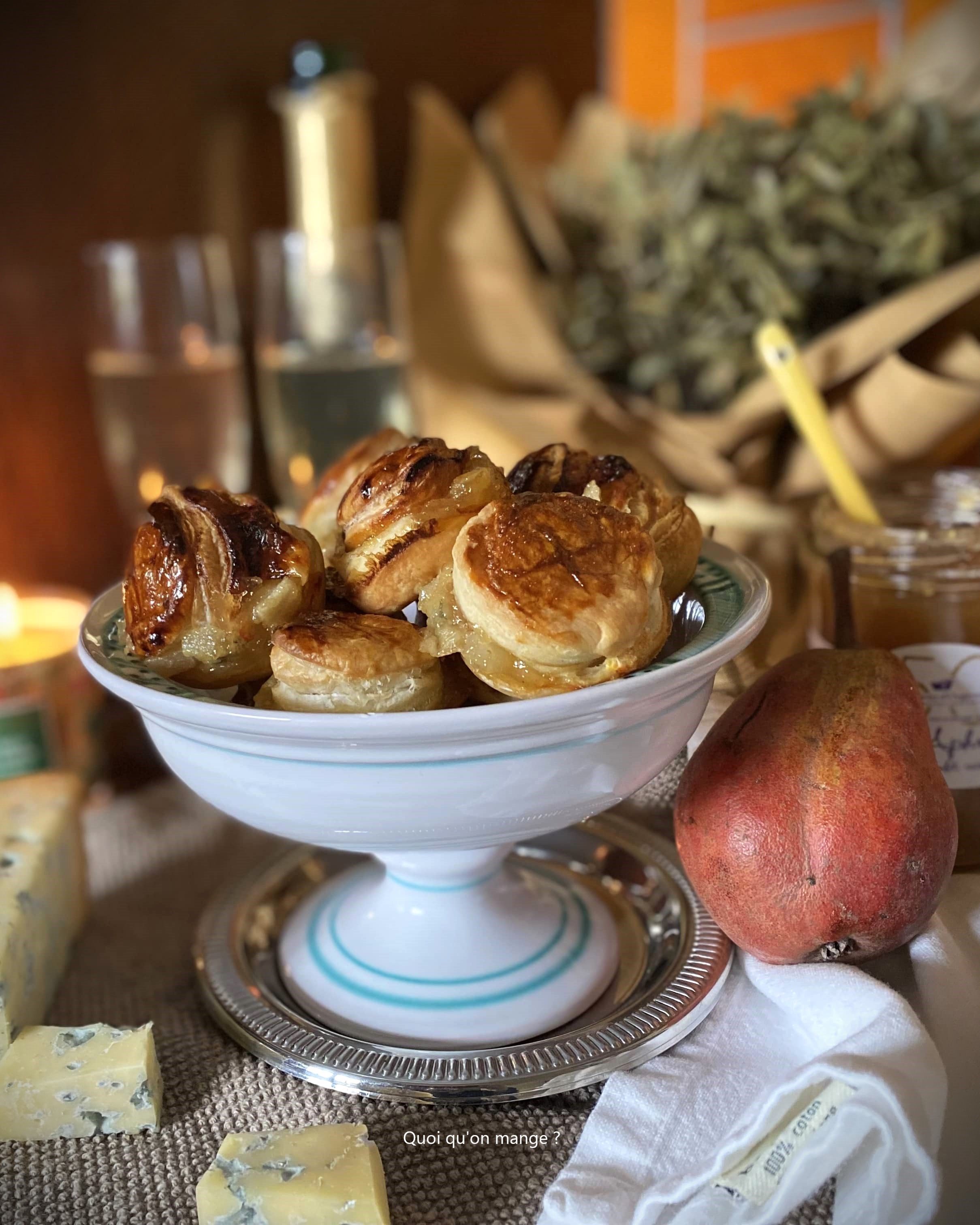 Mini tourtes à la fourme de Montbrison et à la poire Williams