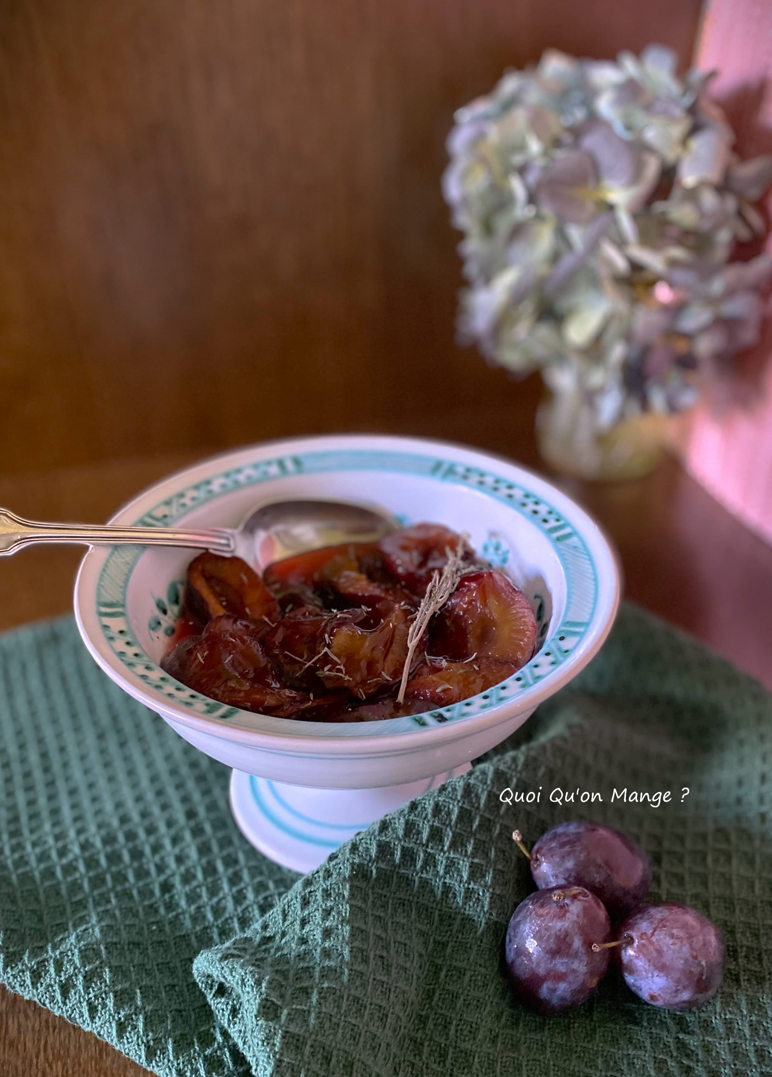 Prunes rôties au miel, thym et sirop de verveine