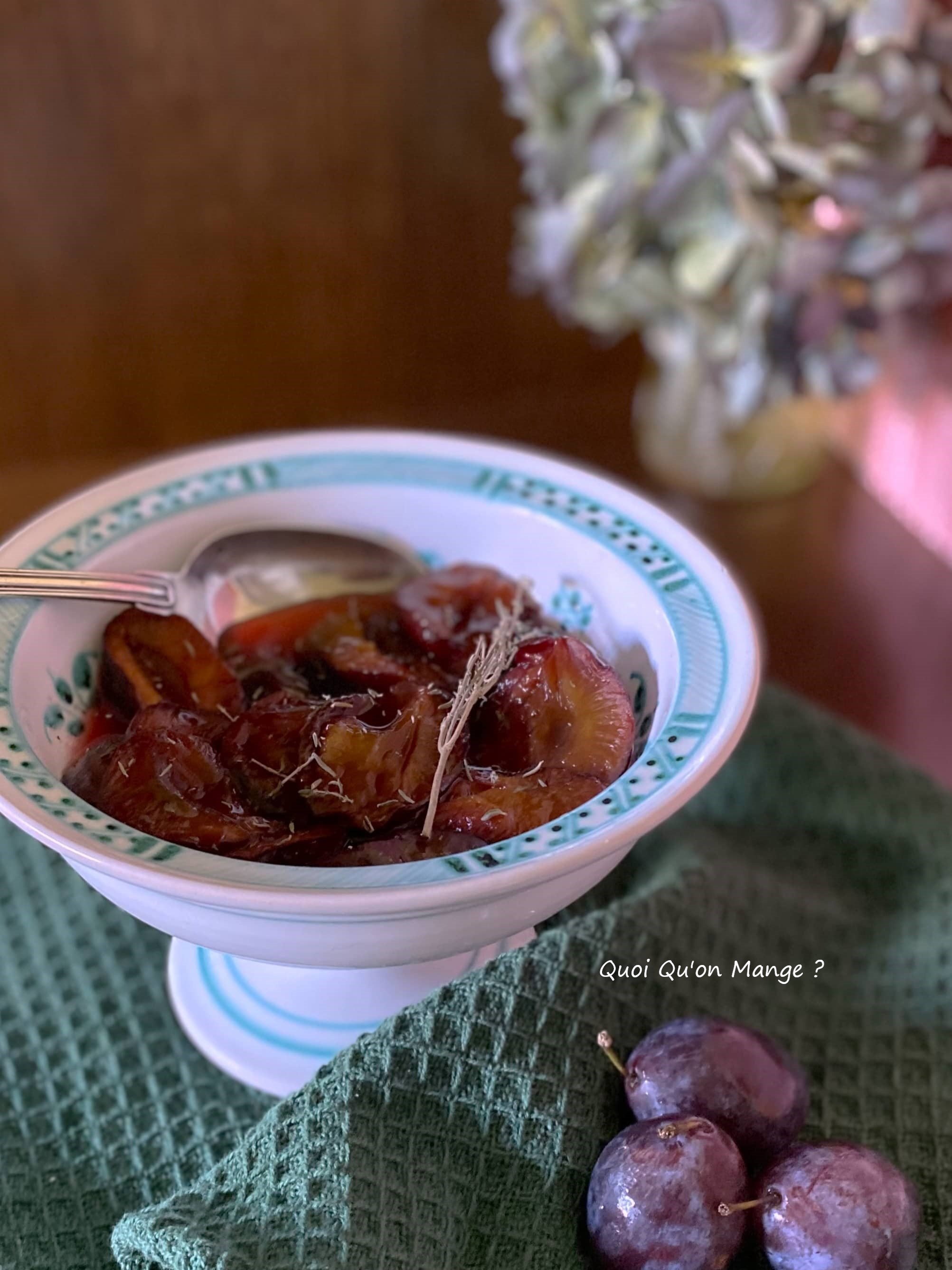 Prunes rôties au miel, thym et sirop de verveine