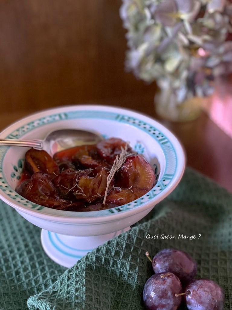 Prunes rĂŽties au miel, thym et sirop de verveine