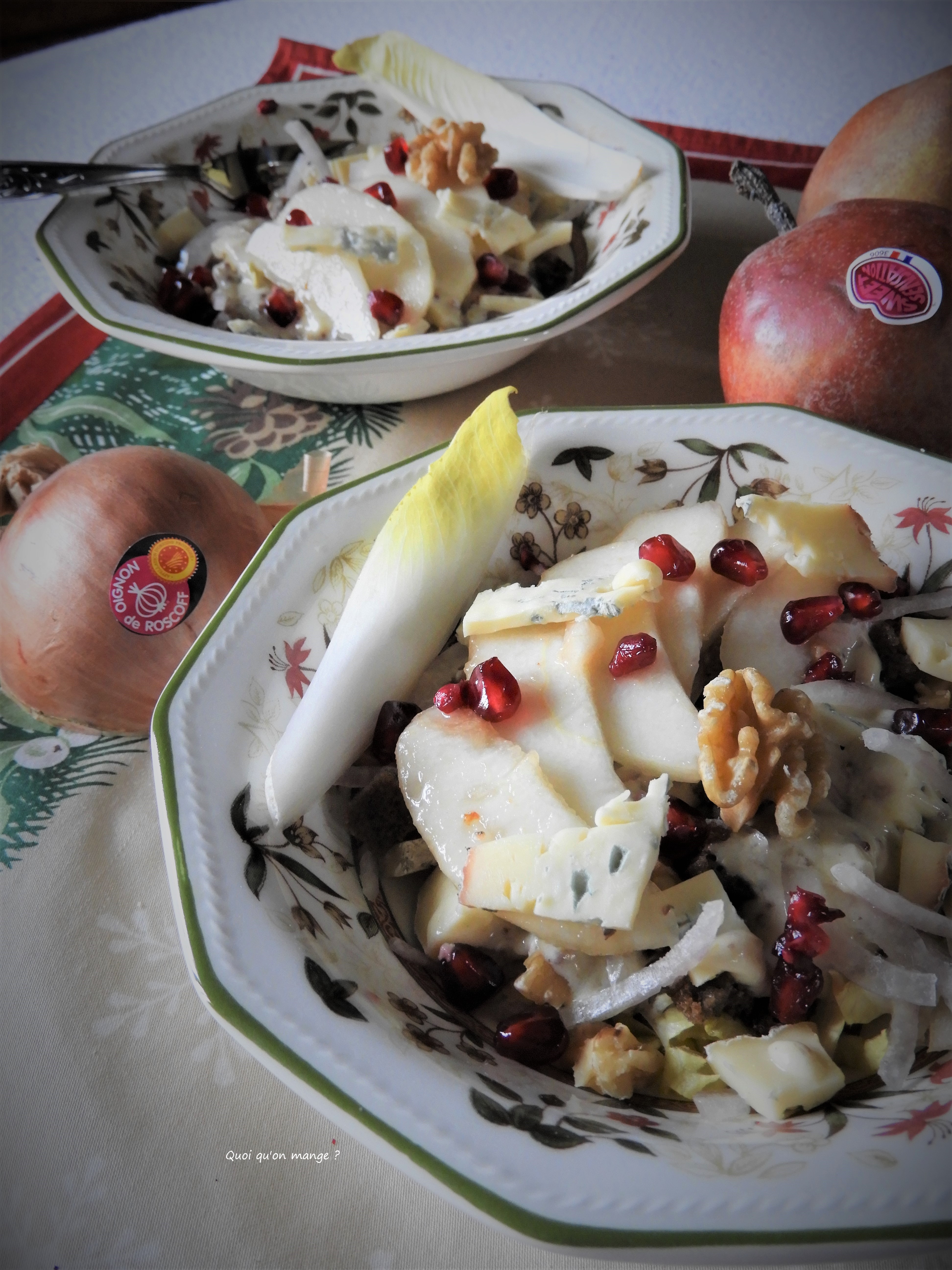 Salade d'endive, poire, oignon de Roscoff et noix au bleu de Sassenage