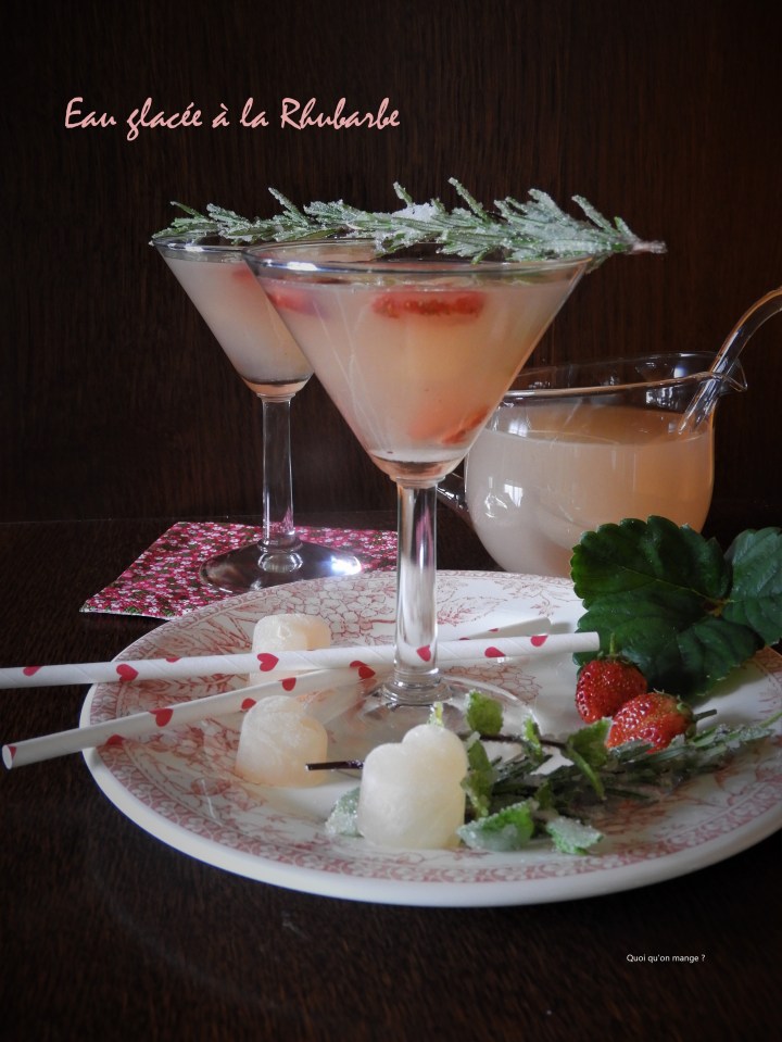 Eau glacée à la rhubarbe