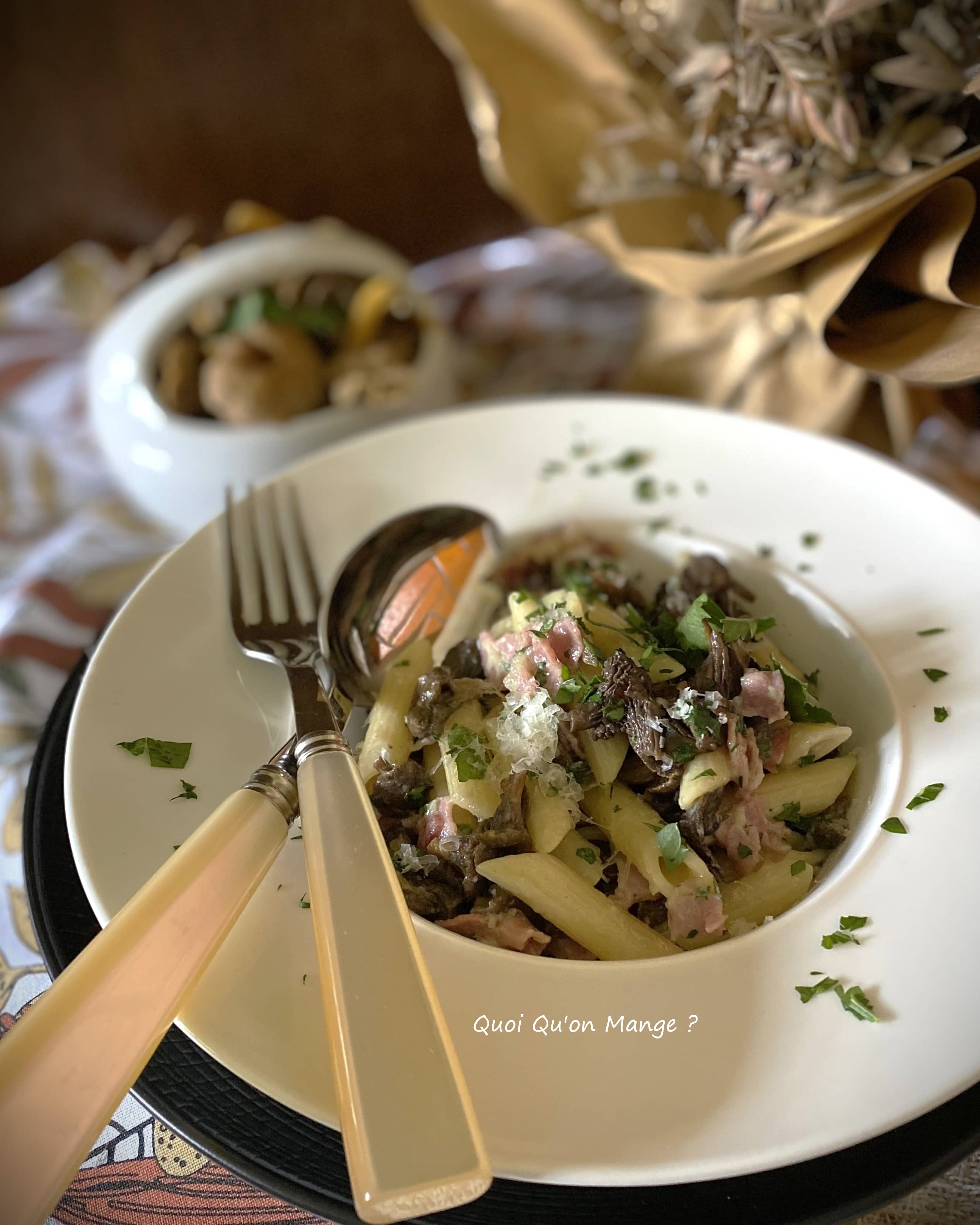 Penne crémeux aux girolles grises et au bacon