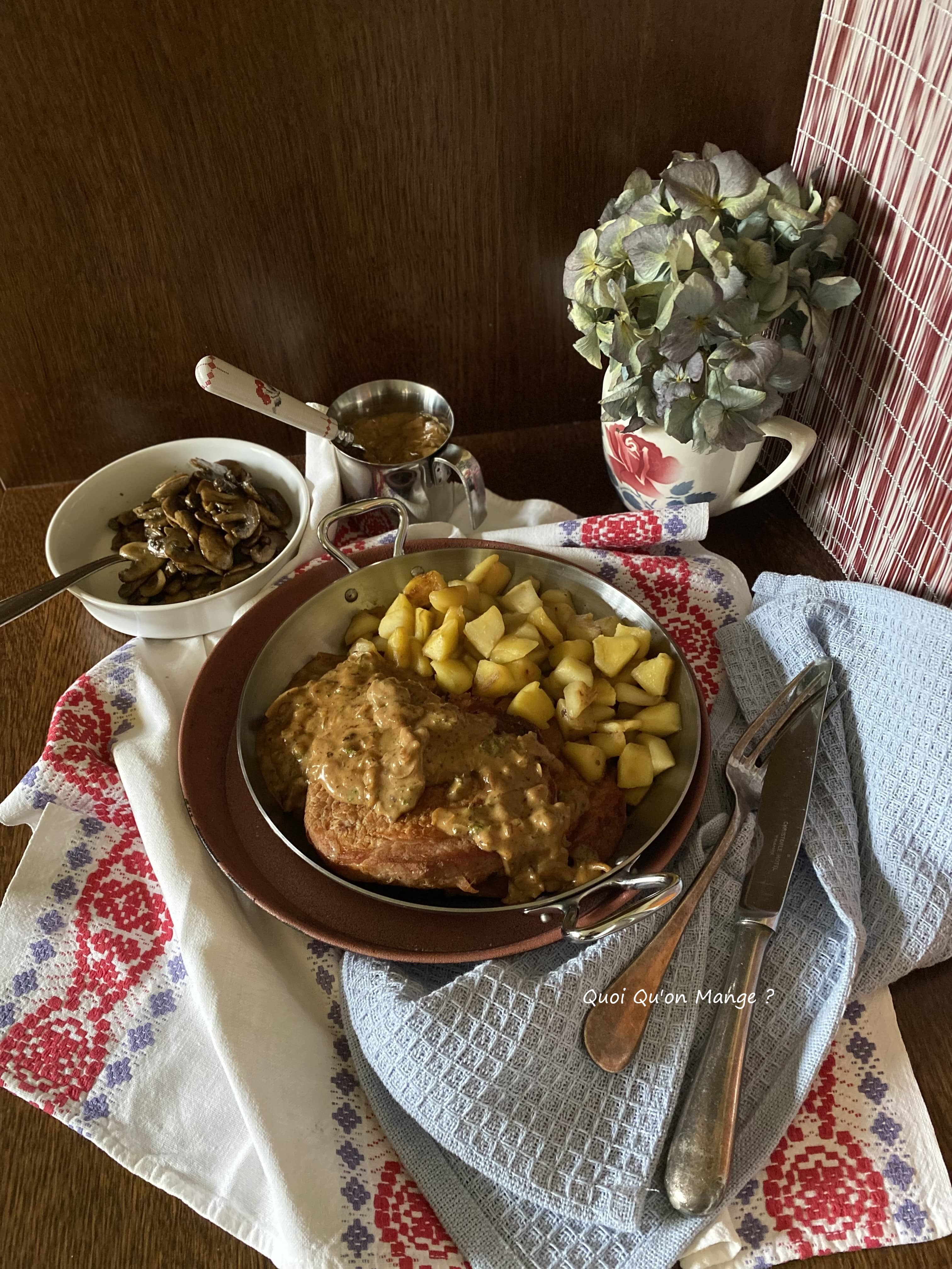 Filet de Porc aux Pommes, sauce au Cidre