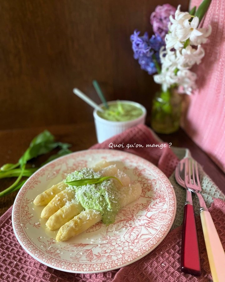 Asperges Blanches, Sauce à l'Ail des Ours