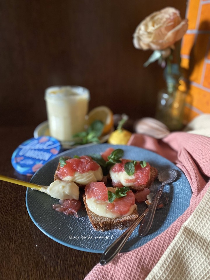 Tartine Pain d'Epices, Crème de Citron, Suprêmes de Pamplemousse