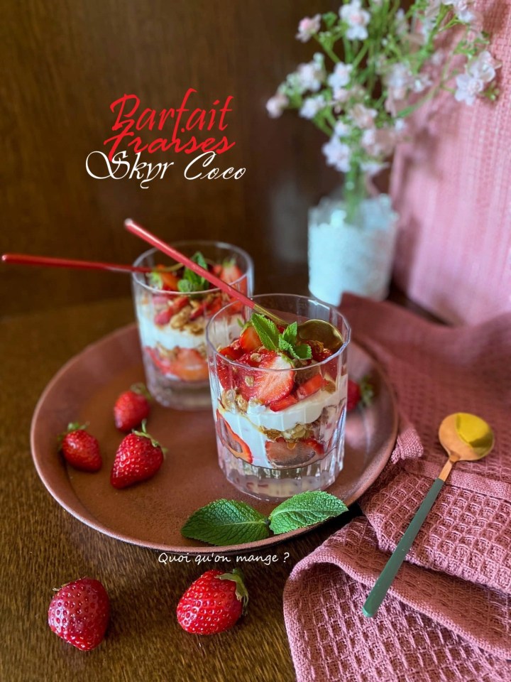 Parfait de Skyr aux Fraises et Noix de Coco – délicieusement facile&nbsp;!