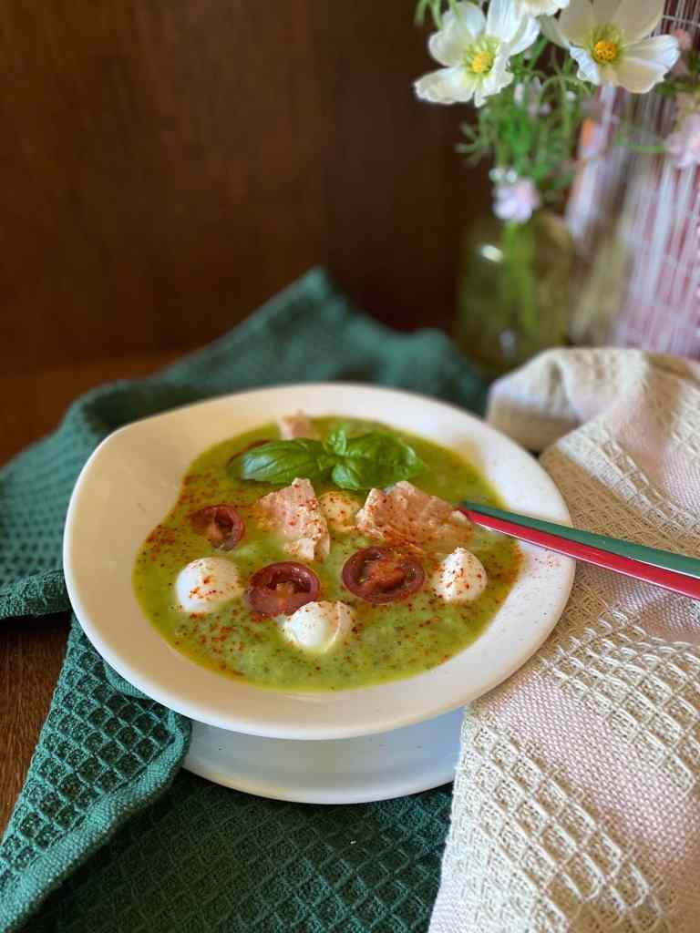 Soupe froide Courgettes Tomates Mozza & Thon