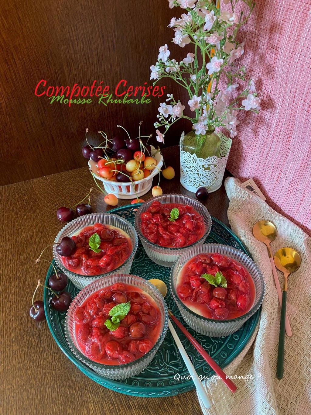 Compotée de Cerises / Griottes de Montmorency sur Mousse de Rhubarbe – Recette facile pour un dessert simple mais élégant