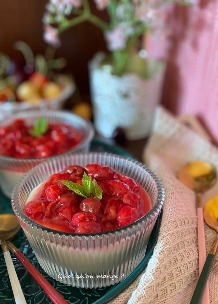 Compotée de Cerises / griottes de Montmorency sur Mousse de Rhubarbe