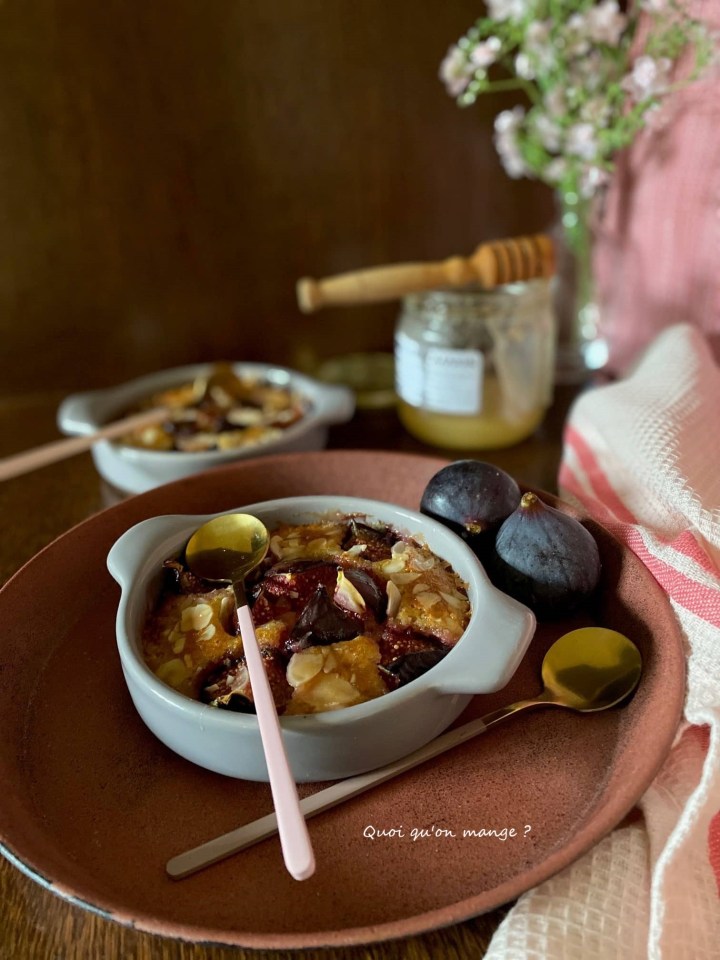 Figues Fraîches sur Crème d'Amandes