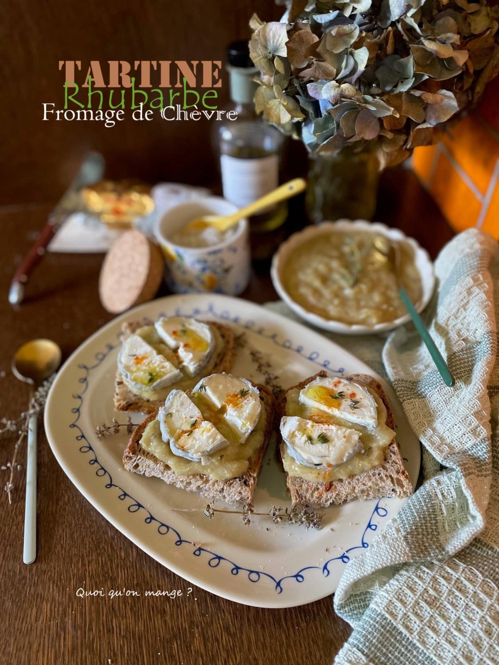 Tartine à la Compotée de Rhubarbe au Thym et Fromage de Chèvre