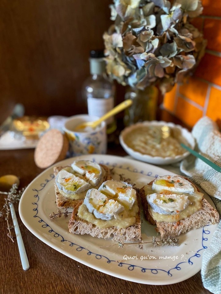 Tartine Rhubarbe au Thym & Fromage de Chèvre