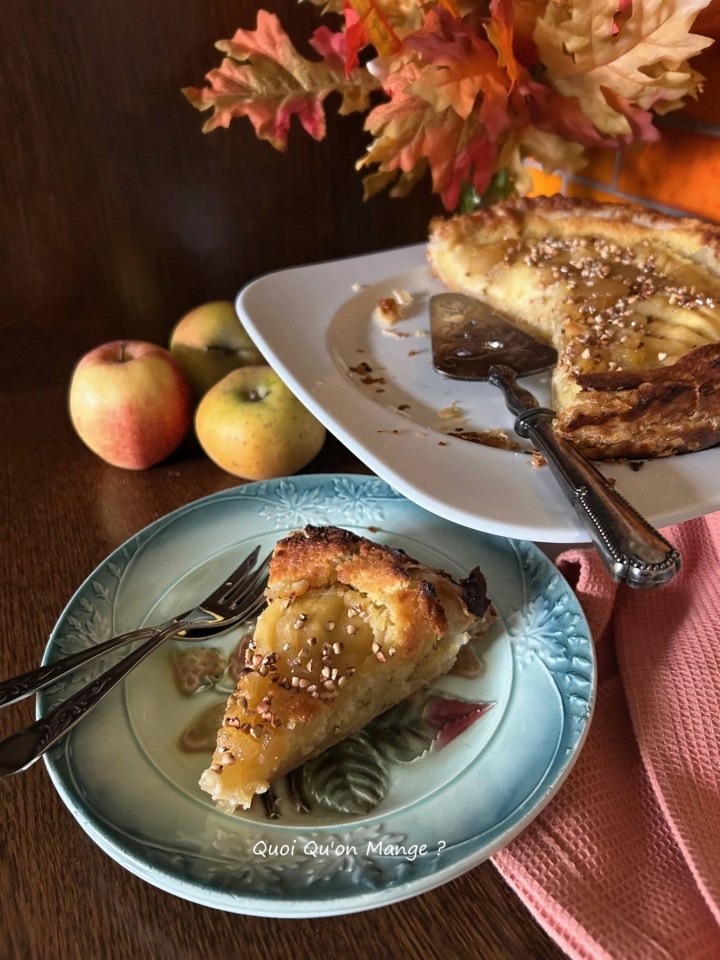 Tarte Feuilletée  - Pommes pochées - Crème d'Amande