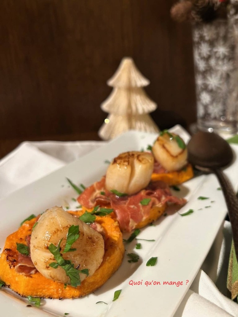 Noix de Saint-Jacques sur Butternut rĂŽtie