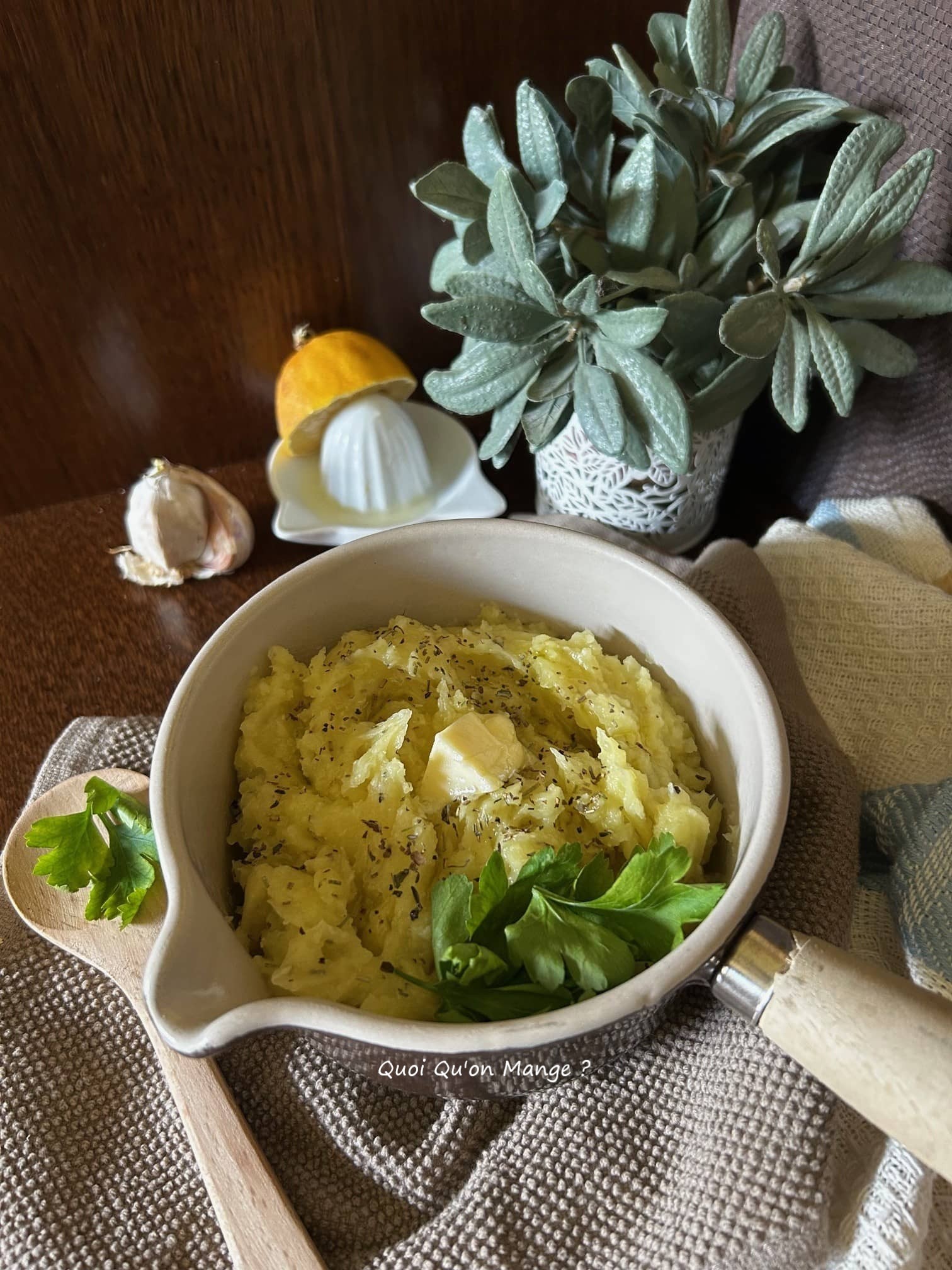 Ecrasé de Pommes de Terre Grenaille – Ail – Huile d&rsquo;Olive et Citron
[tout simple pourtant si&nbsp;bon]