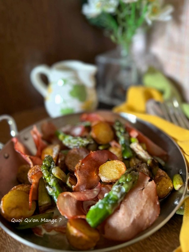 Poêlée de Pommes de Terre - Aspezrges Vertes - Bacon Grillé - Sauce au Camembert