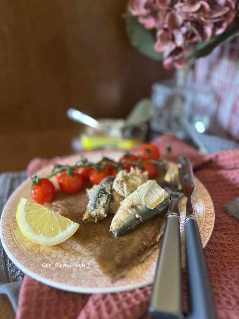 Crêpe de Sarrasin,, Crème à la Sardine, Sardines, Tomates Fraîches