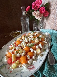 Salade FraĂźcheur Melon PastĂšque PĂȘche | Vinaigrette Ă la Fleur d’Oranger – Recette de Yotam Ottolenghi